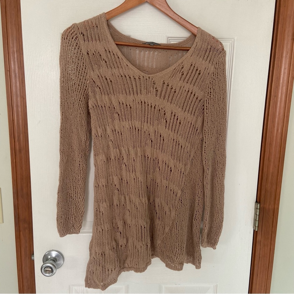 Retro-ology women’s tan asymmetrical lace crochet sweater size S EUC
